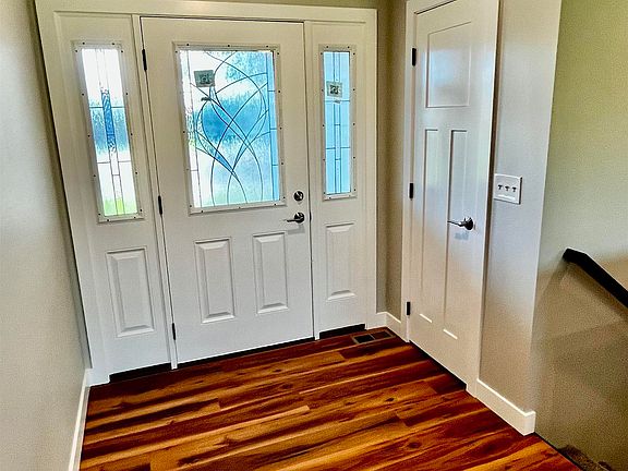 5th image of 1309 Country Club Dr