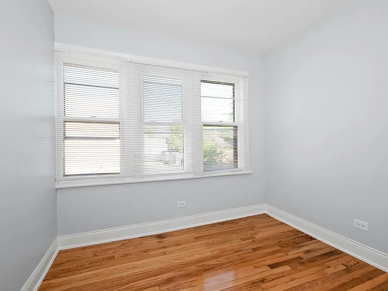 2453-2455 W Marquette Rd #6705-6711 — Photo 4