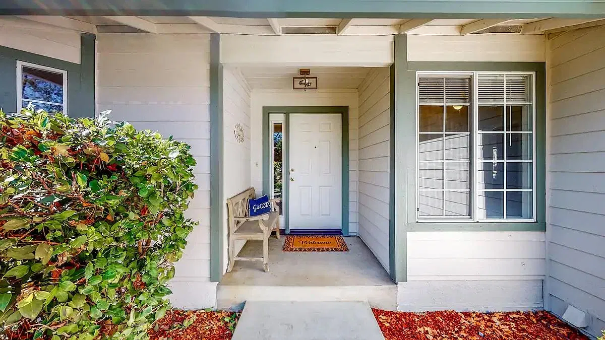 3 bed, 1323 sqft, $2,500 — Photo 3