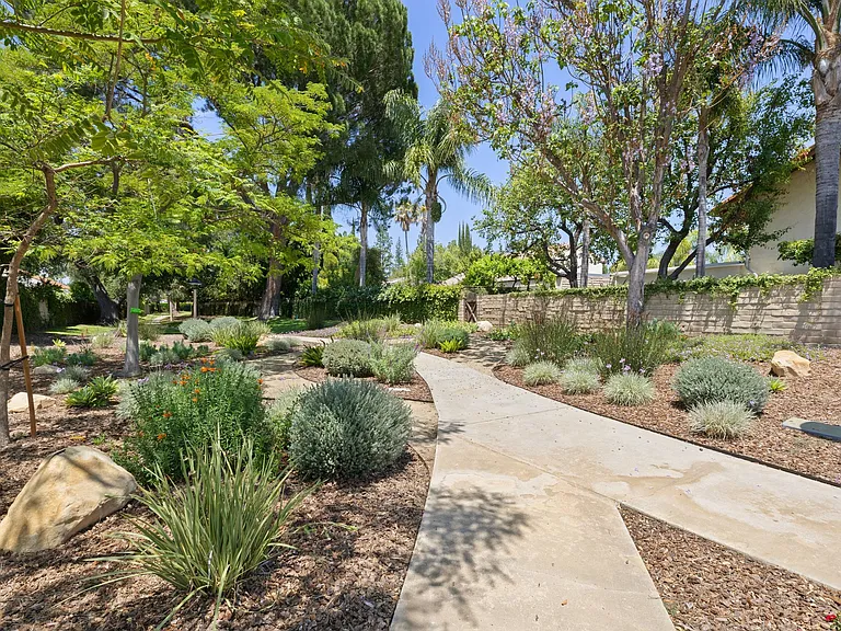 4501 Regents Ct — Photo 49
