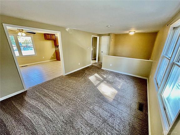 2nd image of 109 Topsfield Farm Cir
