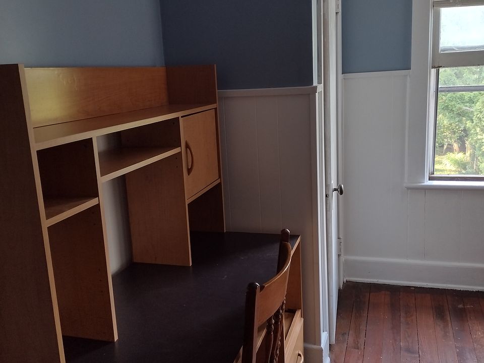 2nd image of 38 W Laurel St
