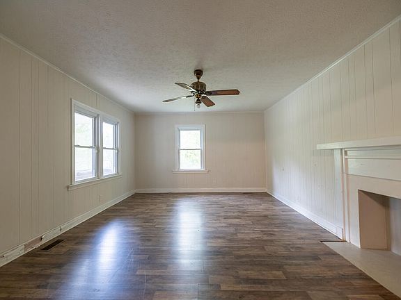 3rd image of 4821 17th Ave
