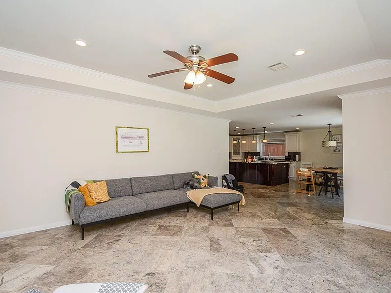 9906 Cedardale Dr — Photo 7