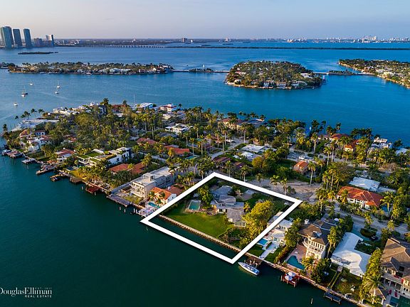 5th image of 310 S Hibiscus Dr
