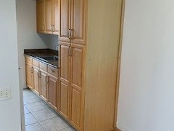 5th image of 1670 Kalakaua Ave APT 304