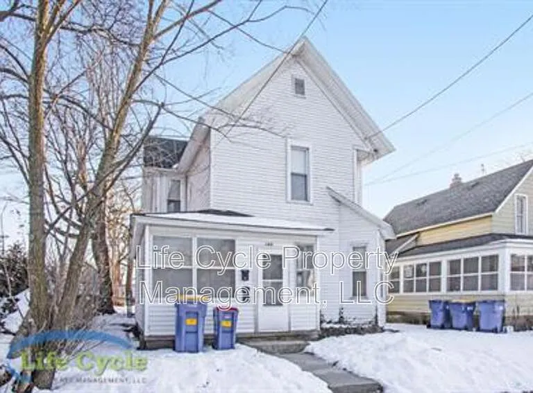 160 Carrier St NE #2 — Photo 1