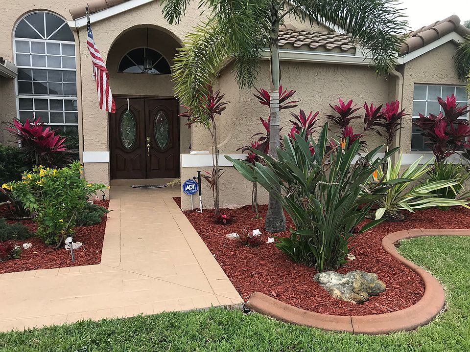 1st image of 2721 E Orchard Cir