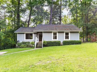 208 Autumn Cir, Jacksonville, NC 28540