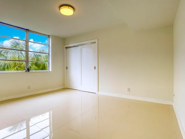 535 Oaks Dr #510 — Photo 9