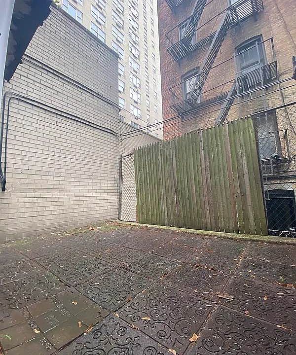 1st image of 438 E 89th St APT 1B