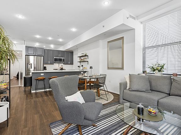 3rd image of 310 S Michigan Ave #1609