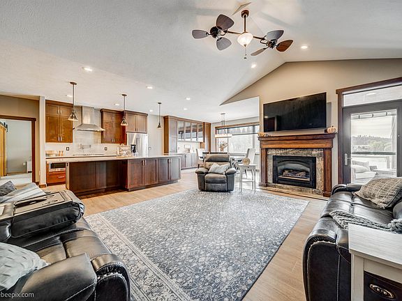 3rd image of 333 S Shelley Lake Ln
