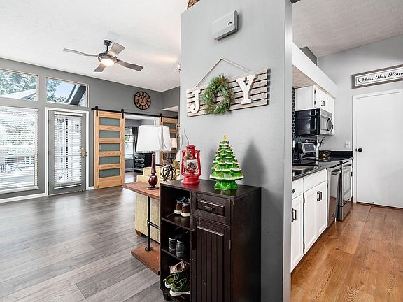 5th image of 5064 Shady Oak Dr