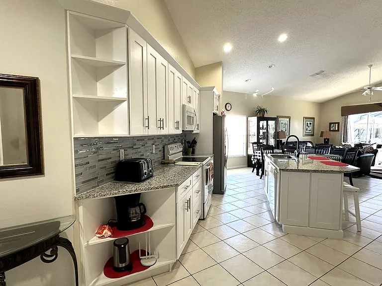 16724 Rolling Green Dr — Photo 39