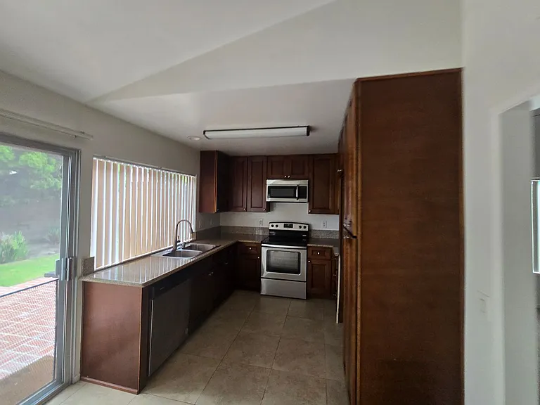 17832 Cardiff Cir — Photo 9