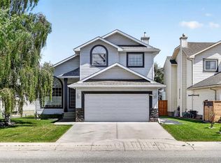 72 SW Douglas Park Blvd SE, Calgary, AB T2Z 2K9