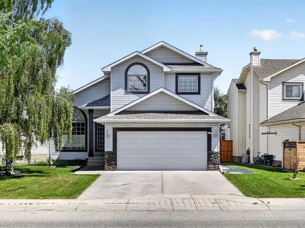 72 SW Douglas Park Blvd SE, Calgary, AB T2Z 2K9