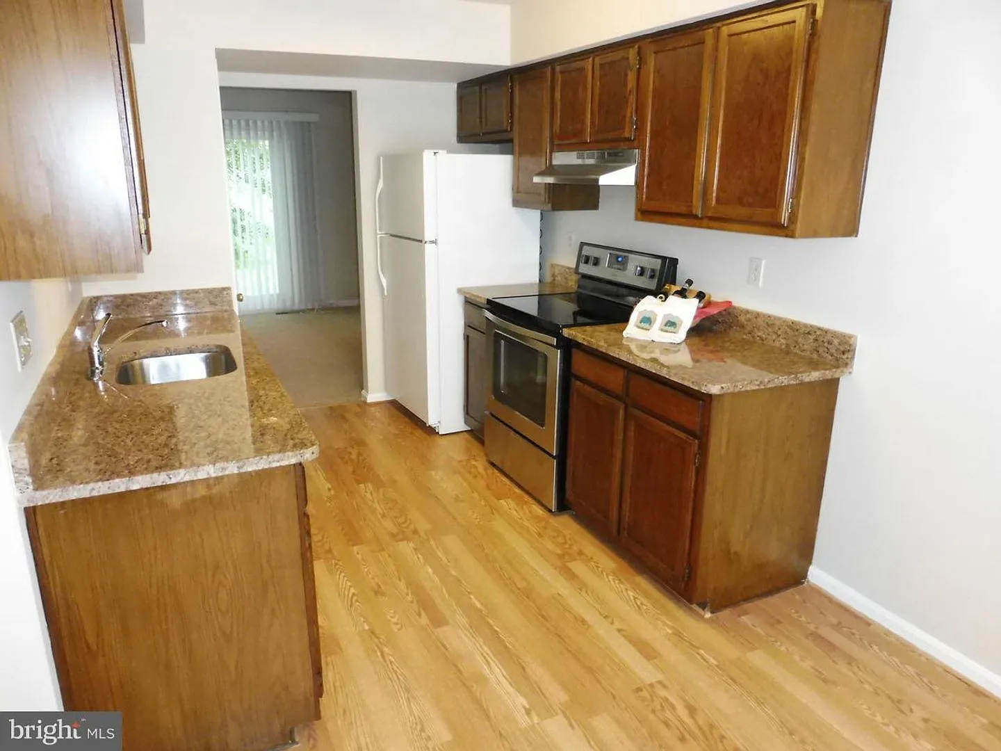 Spacious 3 Bedroom 2.5 Bathroom Townhome Is Immediately Available In Olney — Photo 3