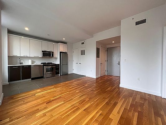 4th image of 123 Parkside Ave APT 7Q