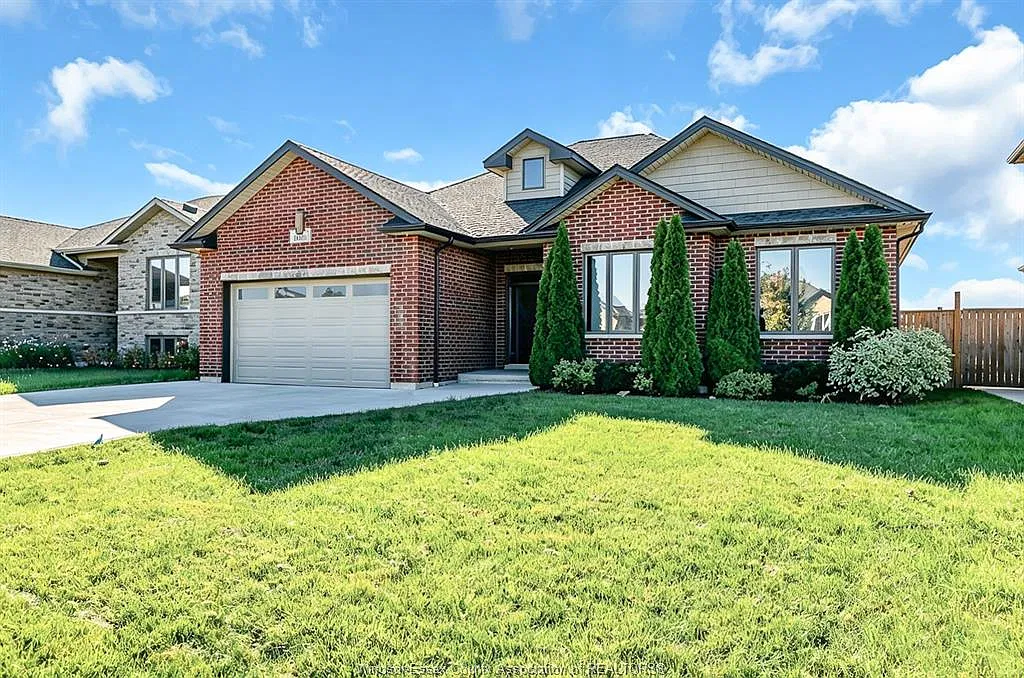 3 bed, $3,200 — Photo 1