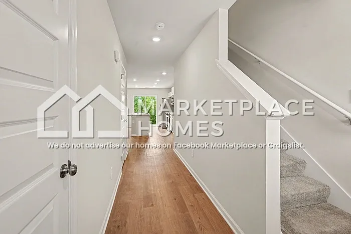 3 bed, 2.5 bath, 1493 sqft, $1,400 — Photo 3