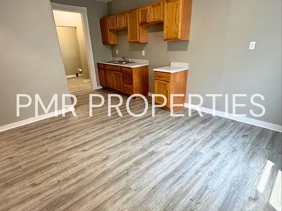 3rd image of 827 S 23rd St