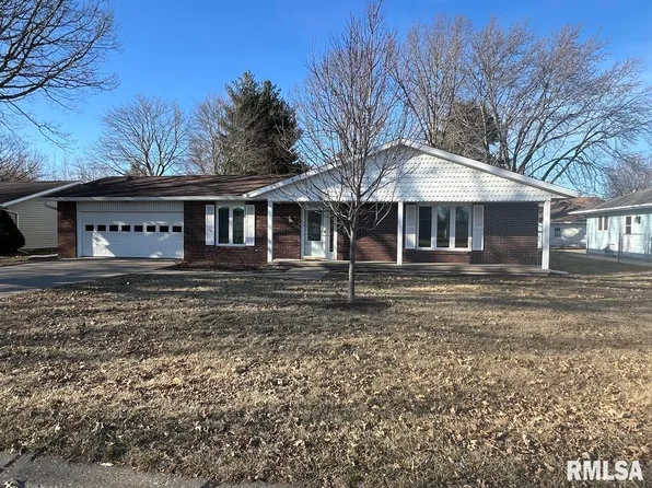 142 Pam Ln, Macomb, IL 61455