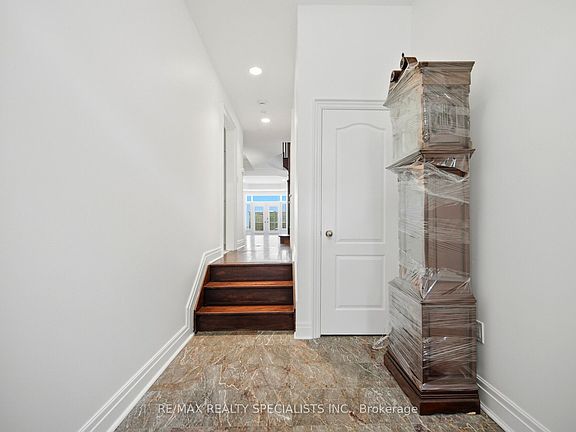 5th image of 246 Walmer Rd