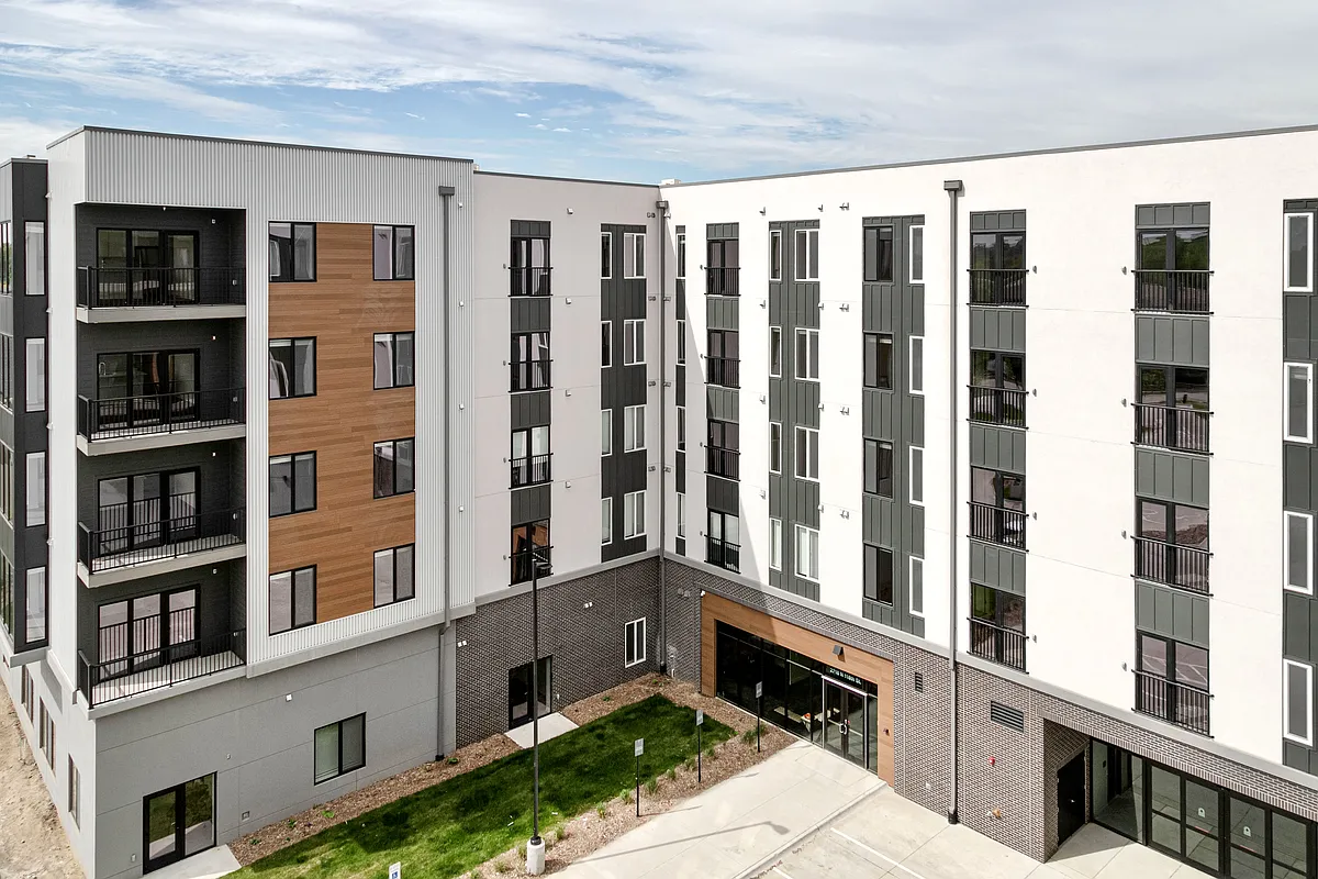 Building Photo - The Grant