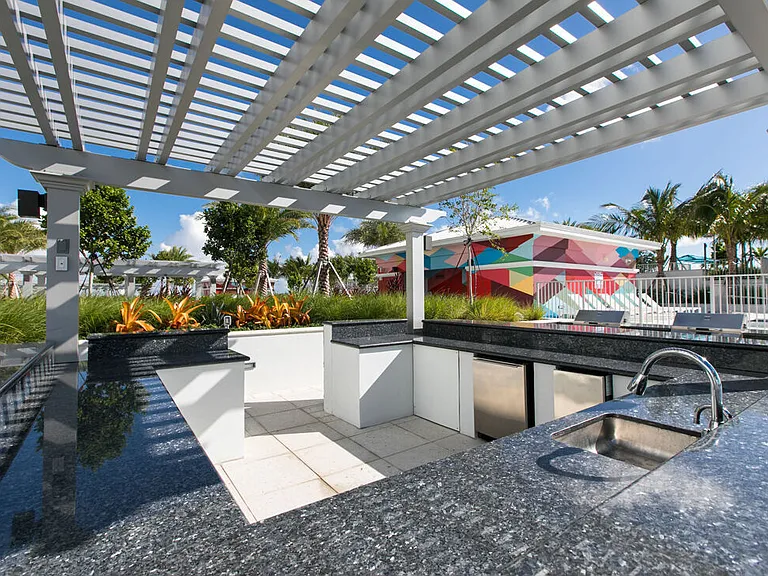 Circ Residences — Photo 17