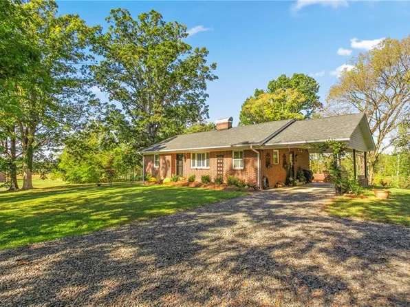 361 Longhook Rd, Eden, NC 27288