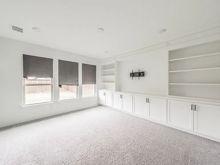 727 Mahogany Ln — Photo 33