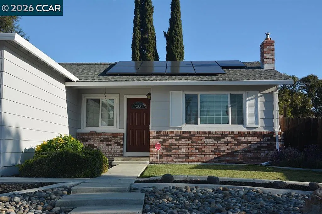 4 bed, 1370 sqft, $3,200 — Photo 2