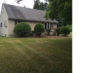 11 James Dr, Nanuet, NY 10954