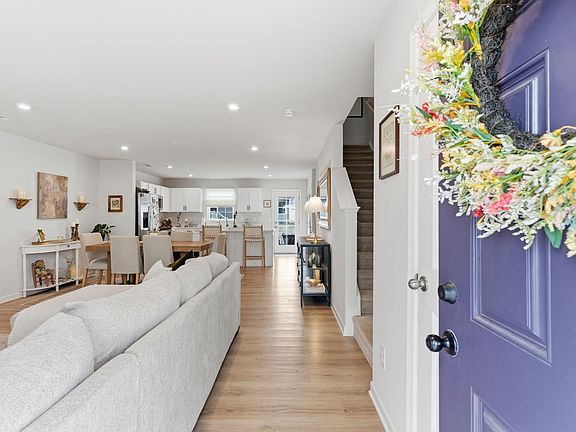 2nd image of 3373 Thorpe Rd