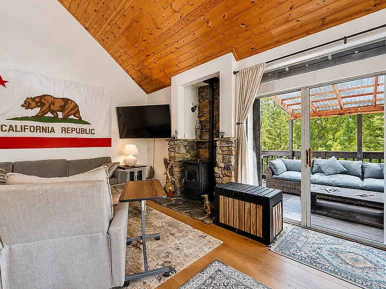 2116 Bernina Dr — Photo 9