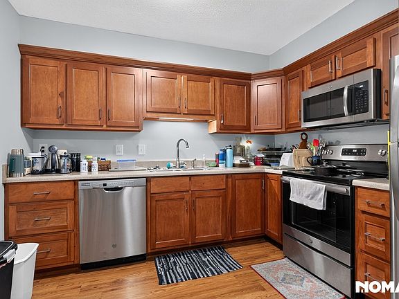 2nd image of 876 College Ave