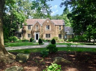 27 Churchill Rd, Penn Hills, PA 15235