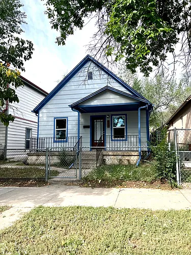 230 N Walnut St Photo 1