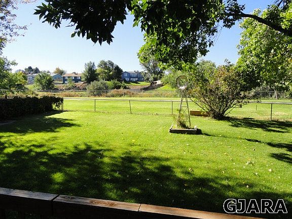 2nd image of 2695 Caribbean Dr