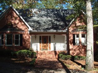 160 Carriage Gate Dr, Sharpsburg, GA 30277