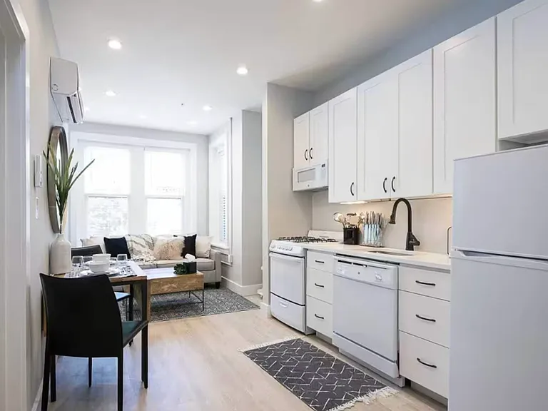 2110 R St NW #201 — Photo 2