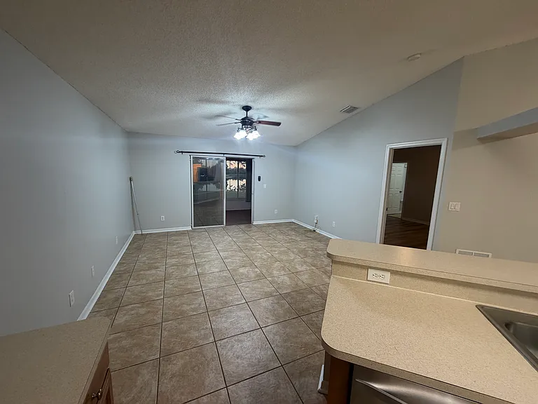 4911 Manchester Dr — Photo 13