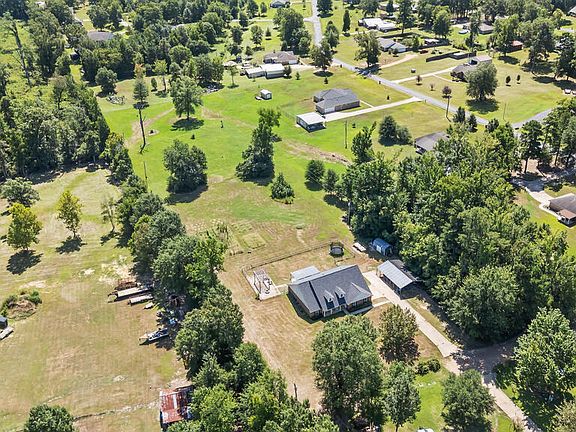 4th image of 212 Cedar Ln