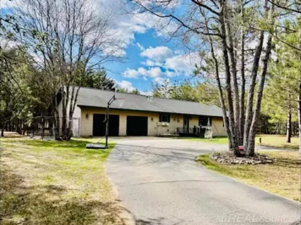 108 S Bauman Rd, Grayling, MI 49738