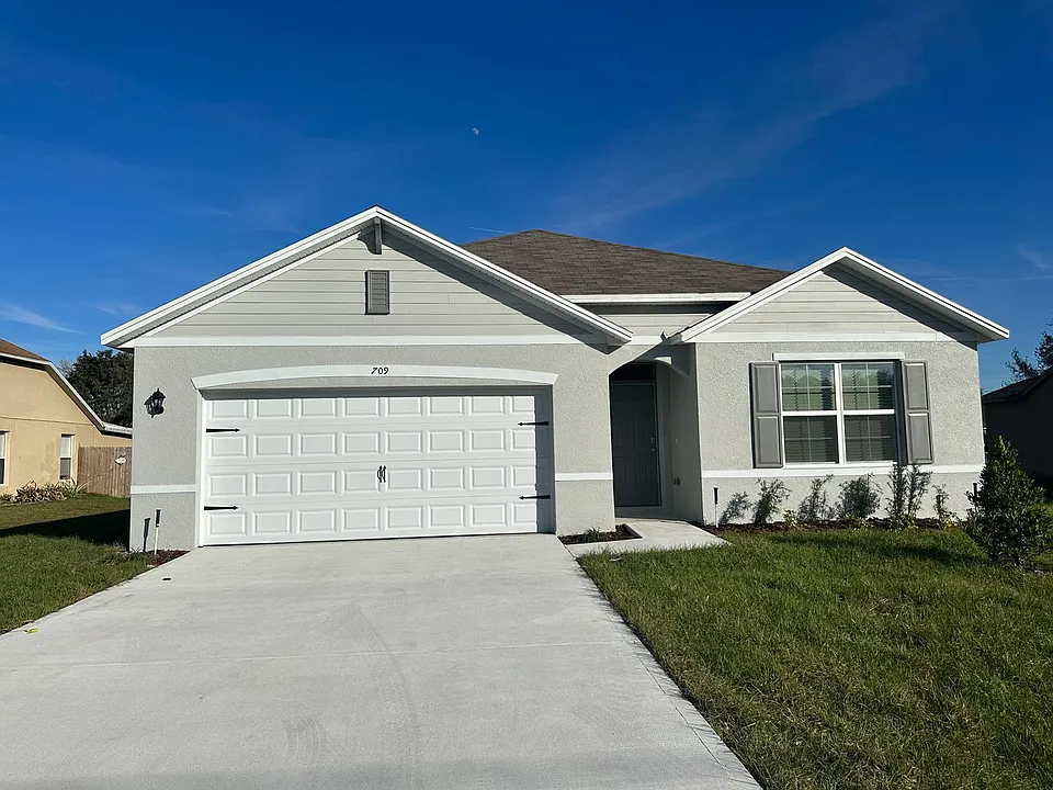 709 Versailles Ln