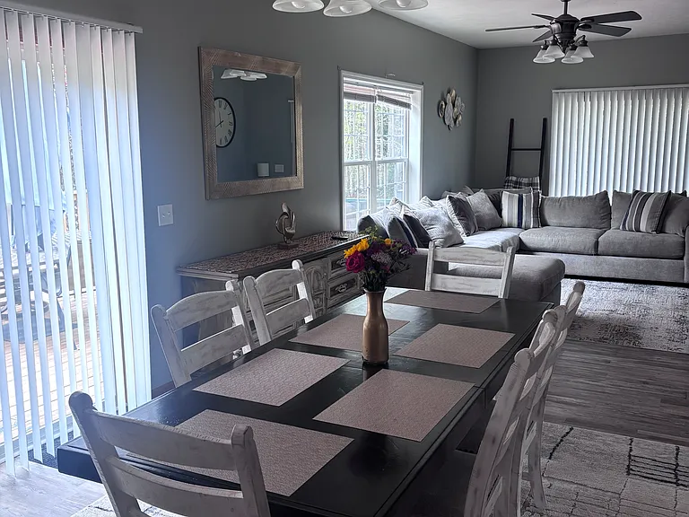 104 N Park Dr — Photo 4