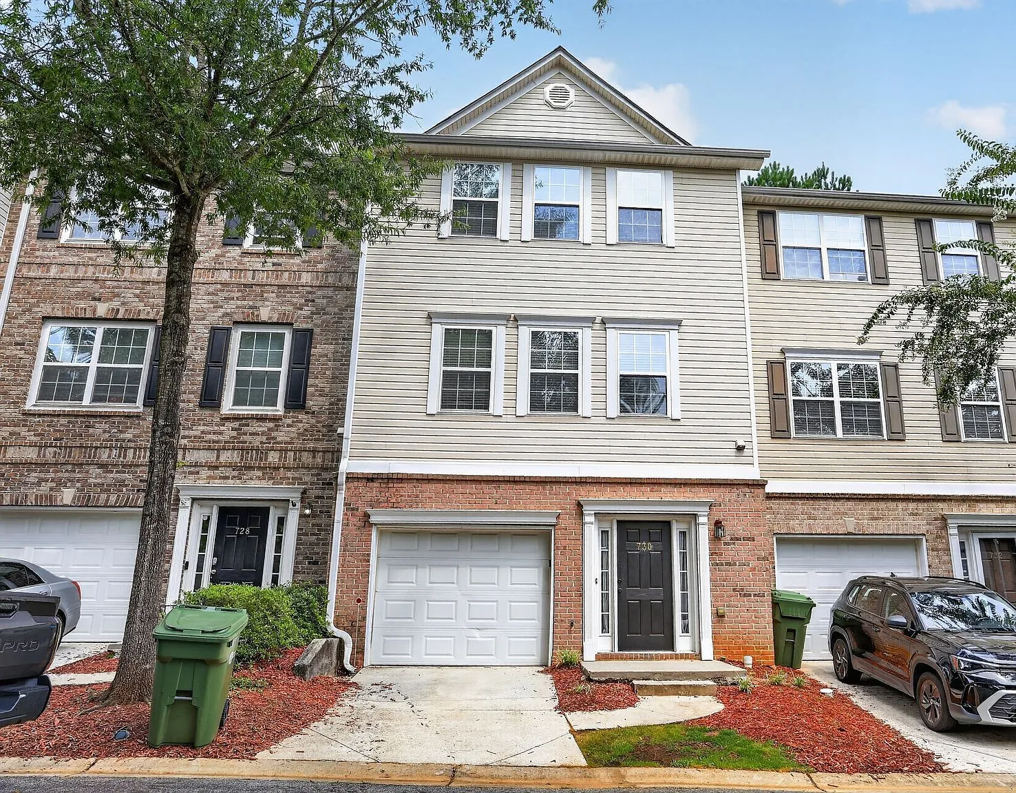 3 bed, 3.5 bath, 1496 sqft, $2,250 — Photo 1