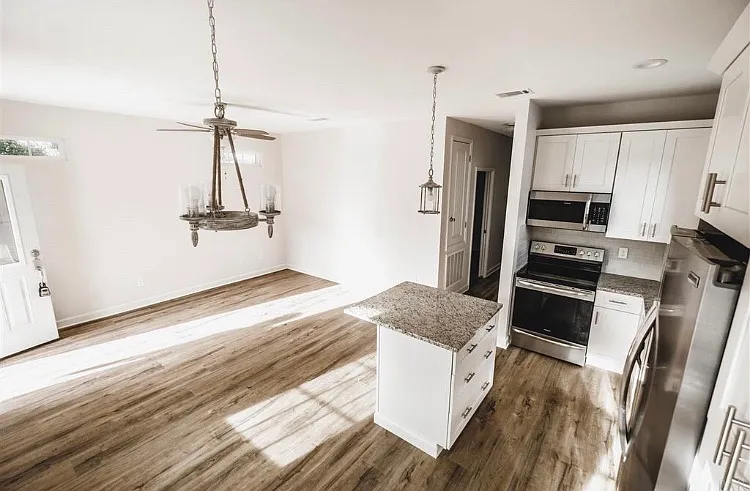 Livingroom - 506 N D St